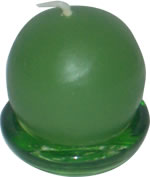 Set of 4 �dark to light� green candles in matching glass dish