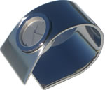 Metal desk quartz clock with curved design