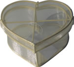 Heart organza box with lid cream